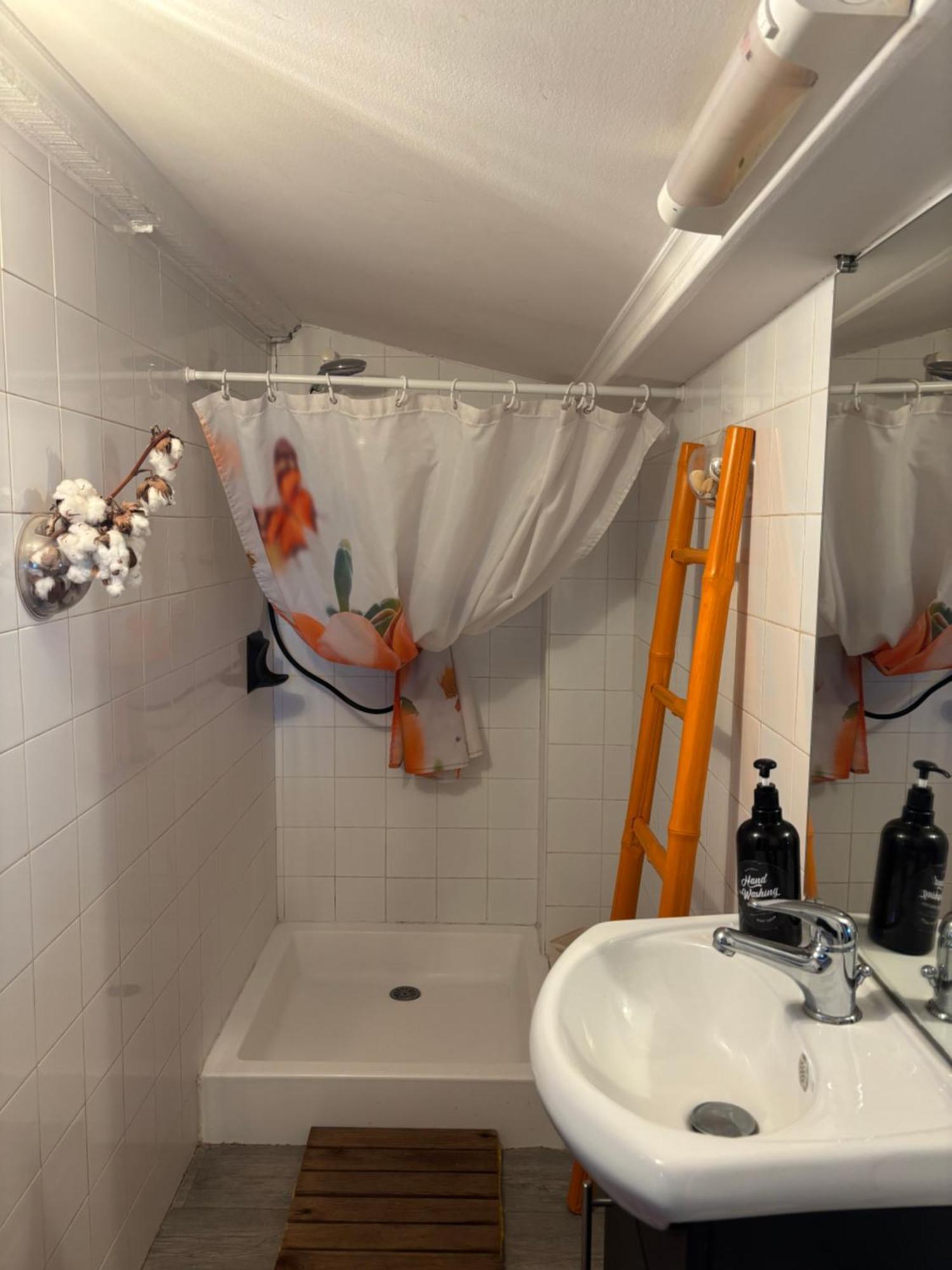 Casa vacanze Havre De Paix Au Pont Du Gard Piscine Et Jacuzzi Chez Valerie Payre